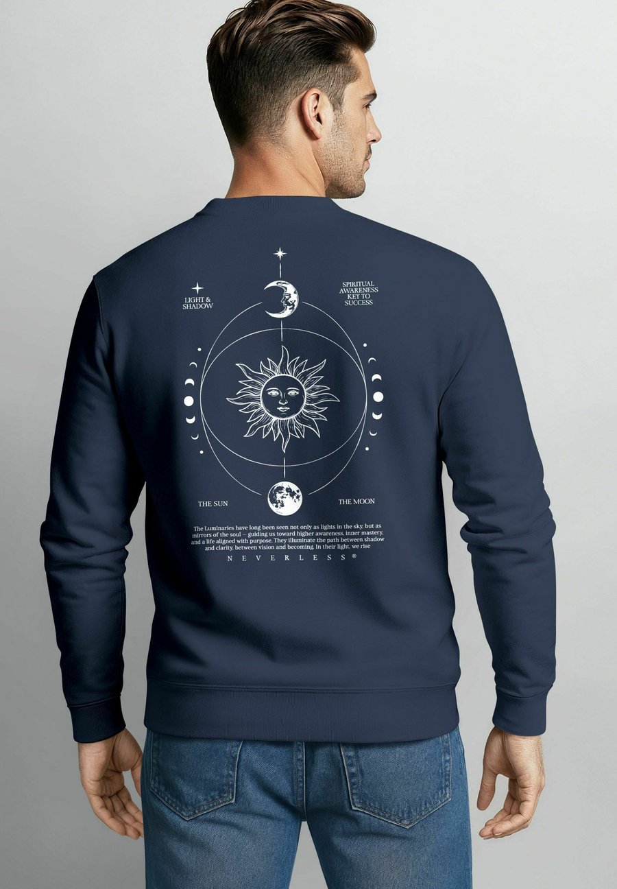 Толстовка Neverless MIT BACKPRINT ASTRONOMIE SONNE-MOND, Navy/Dark Blue
Толстовка Neverless MIT BACKPRINT ASTRONOMIE SONNE-MOND, Navy/Dark Blue
