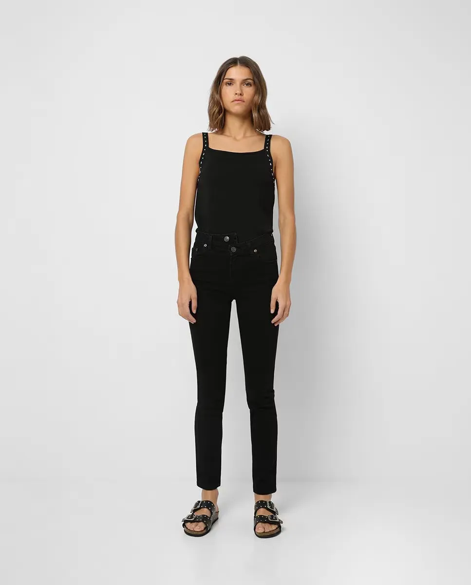 Женские джинсы скинни с застежкой на пуговицы и петлями на талии Scalpers, черный
Женские джинсы скинни с застежкой на пуговицы и петлями на талии Scalpers, черный