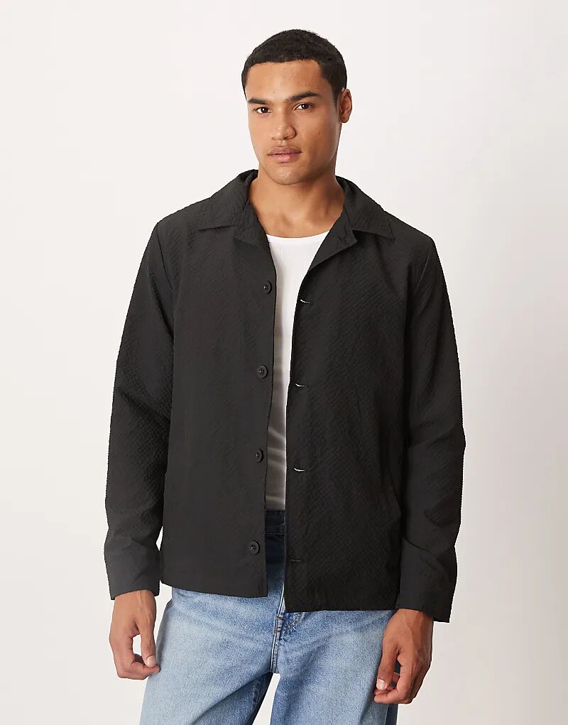 Куртка Brave Soul из сирсакера черного цвета
Куртка Brave Soul из сирсакера черного цвета