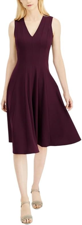 Женское платье без рукавов Calvin Klein Scuba Crepe с V-образным вырезом, Aubergine
Женское платье без рукавов Calvin Klein Scuba Crepe с V-образным вырезом, Aubergine