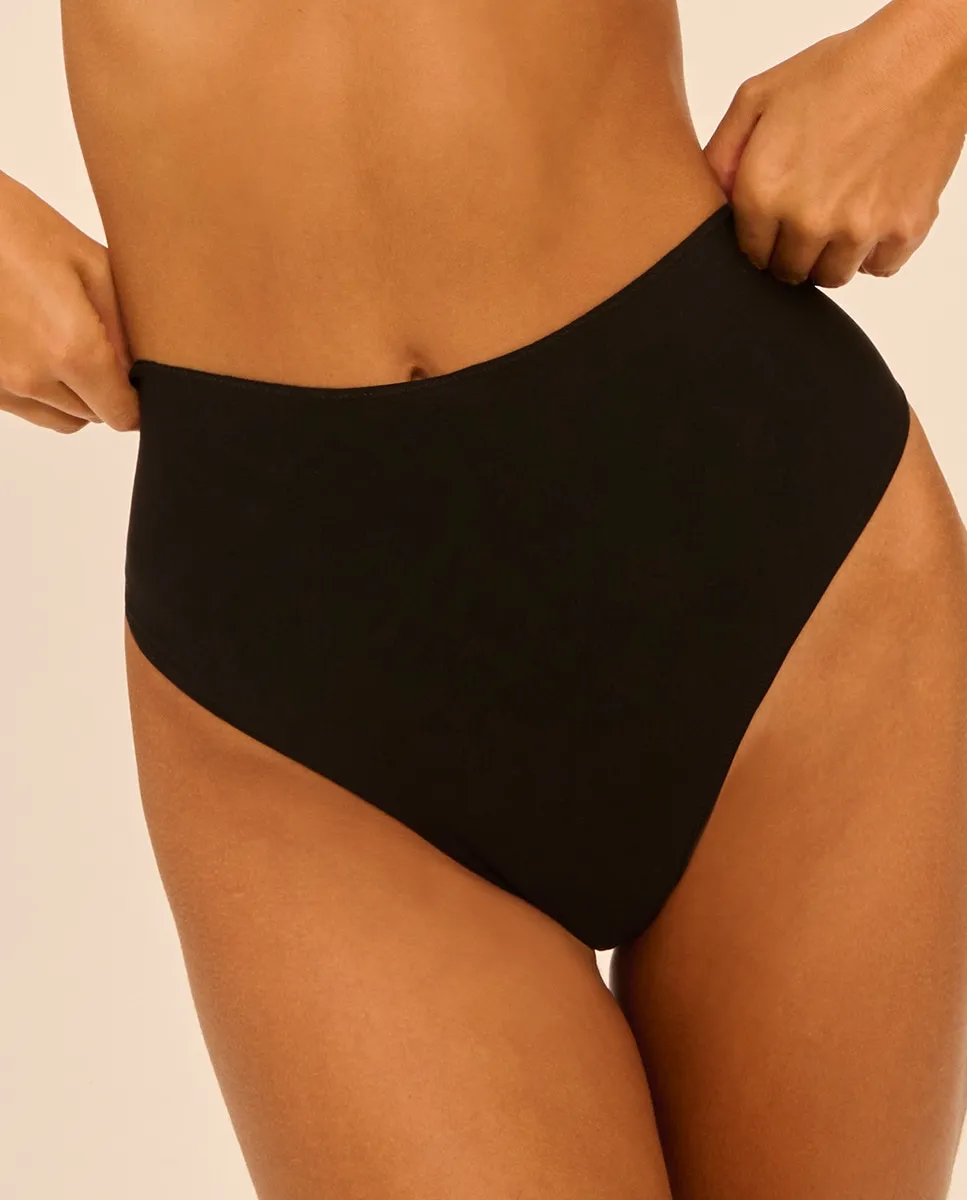 Танга моделирующая с высокой талией Simone Pérèle, черный
Танга моделирующая с высокой талией Simone Pérèle, черный