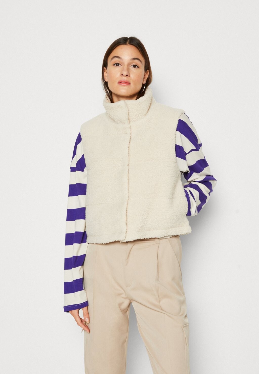 Жилет ONLY ONLSANDRA TEDDY OTW, цвет pumice stone, Бежевый, Жилет ONLY ONLSANDRA TEDDY OTW, цвет pumice stone
Жилет ONLY ONLSANDRA TEDDY OTW, цвет pumice stone, Бежевый, Жилет ONLY ONLSANDRA TEDDY OTW, цвет pumice stone