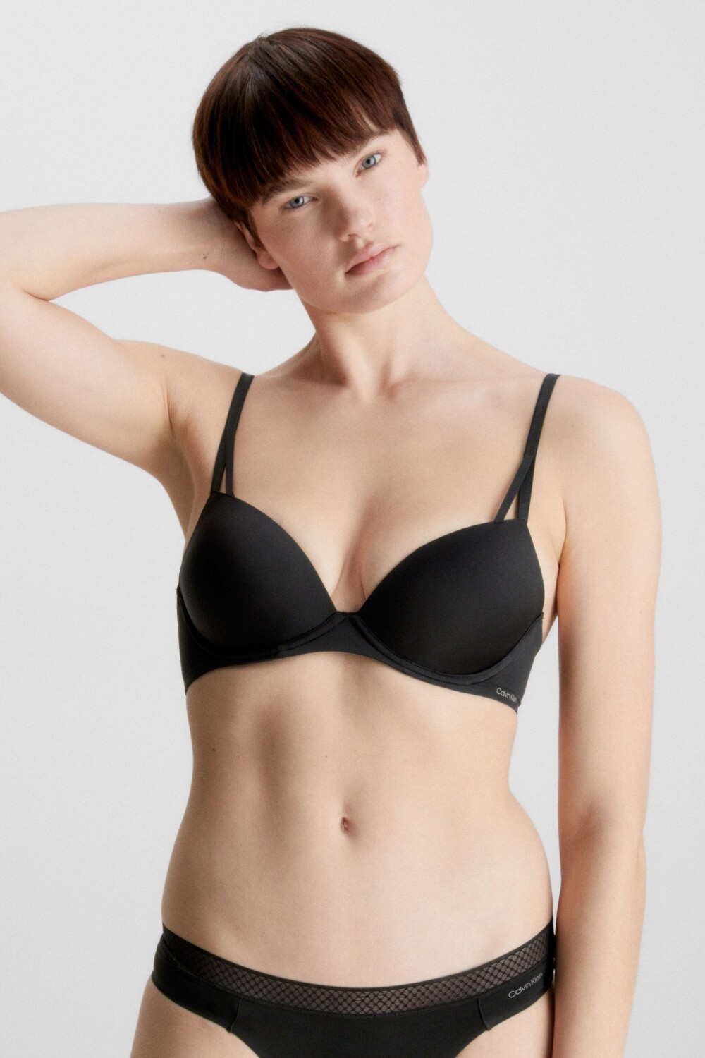 Соблазнительный комфортный бюстгальтер Demi слегка приподнимающий грудь Calvin Klein, черный
Соблазнительный комфортный бюстгальтер Demi слегка приподнимающий грудь Calvin Klein, черный