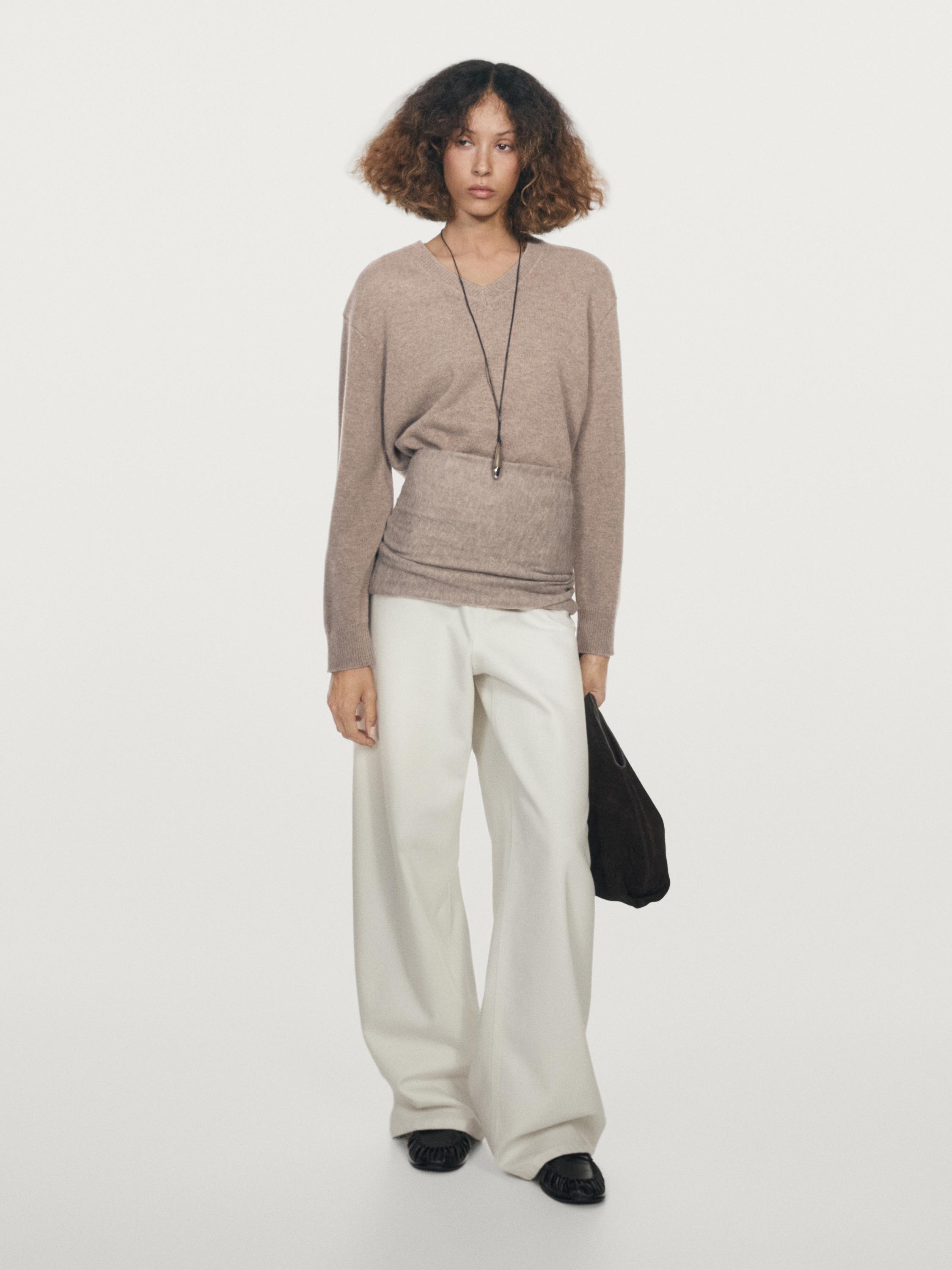 Вязаный свитер с V-образным вырезом и налокотниками Massimo Dutti, mink
Вязаный свитер с V-образным вырезом и налокотниками Massimo Dutti, mink