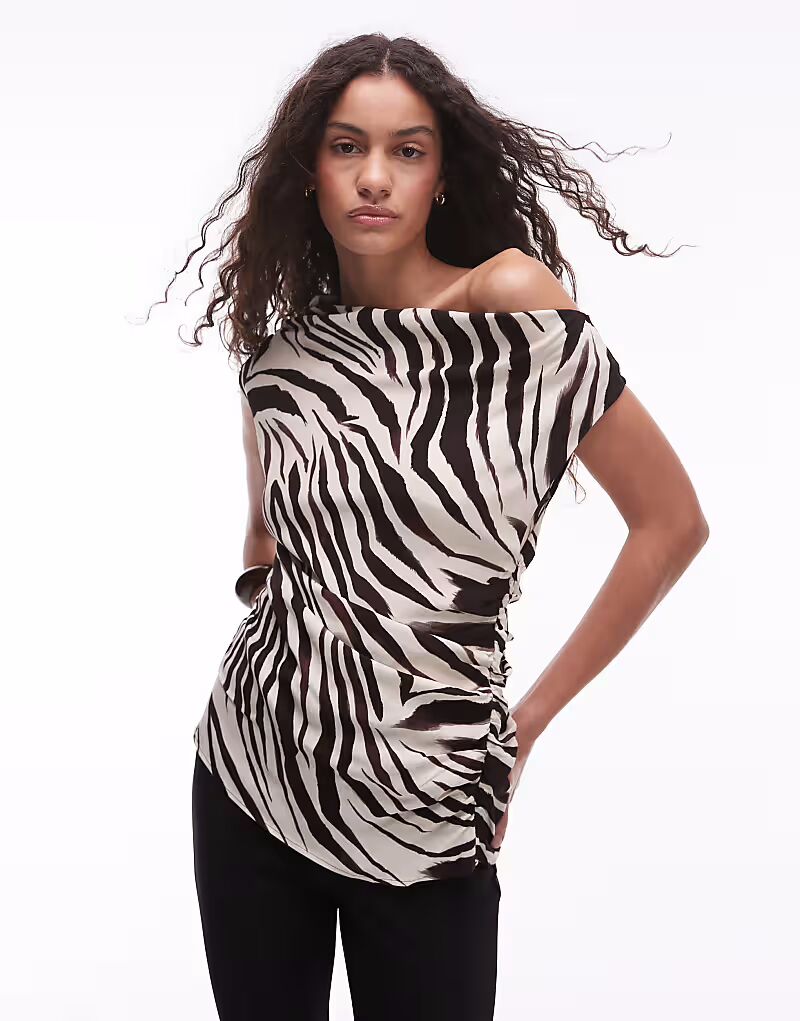 Mango - Белый топ на одно плечо с принтом «зебра»
Mango - Белый топ на одно плечо с принтом «зебра»