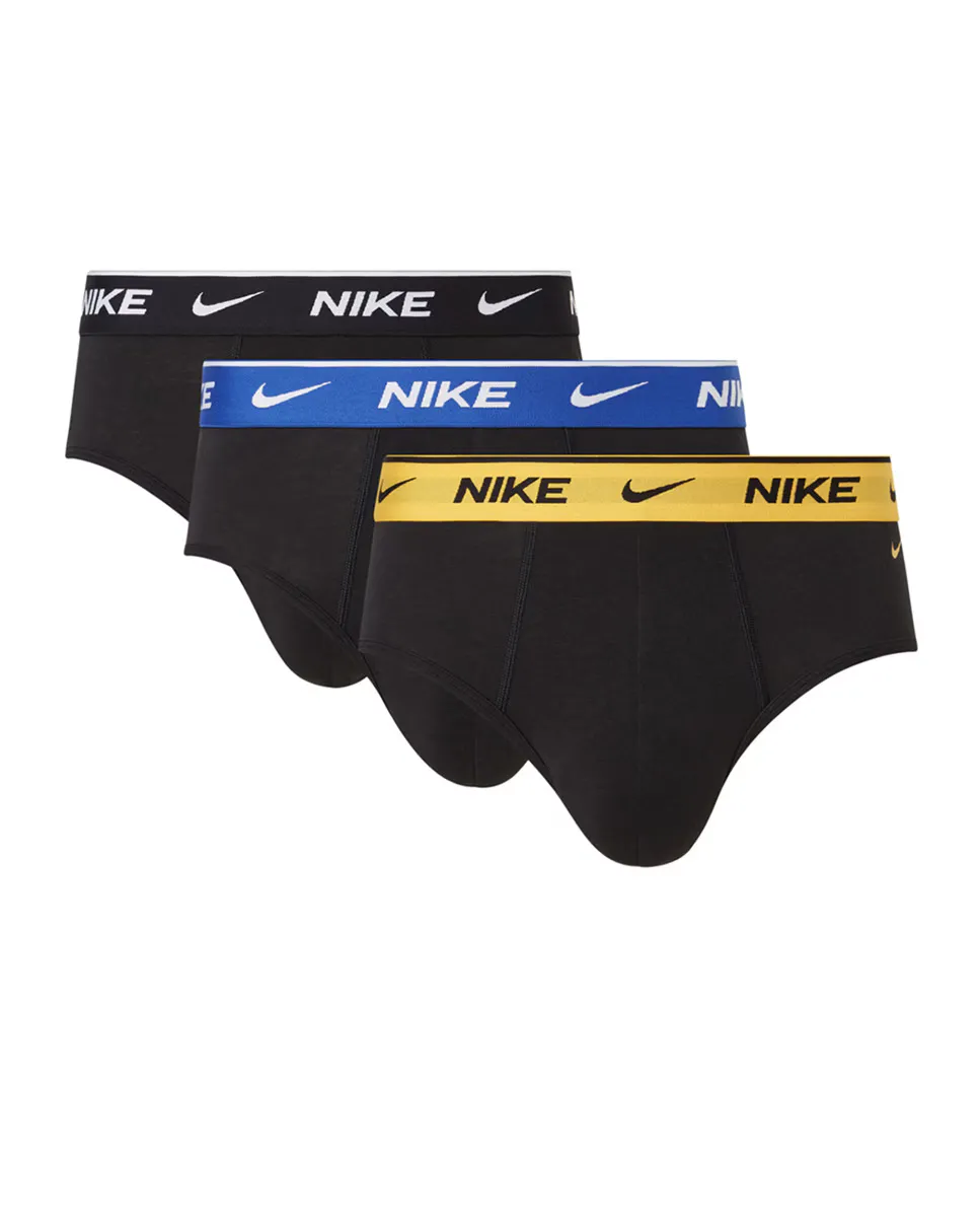 Упаковка из 3 черных мужских трусов Nike, чёрный
Упаковка из 3 черных мужских трусов Nike, чёрный