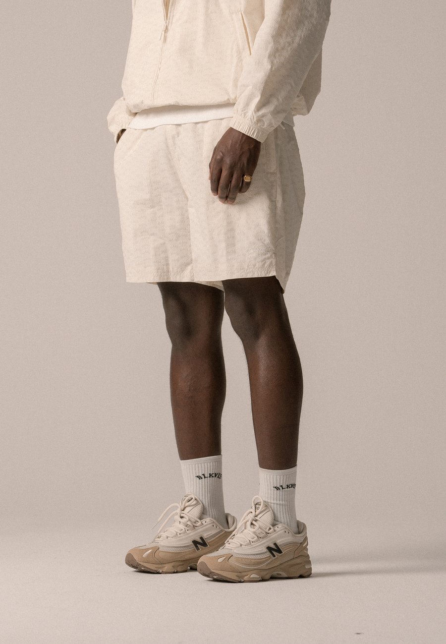 Шорты BLKVIS ALLOVER TRACK UNISEX, Antique White/Off-White
Шорты BLKVIS ALLOVER TRACK UNISEX, Antique White/Off-White