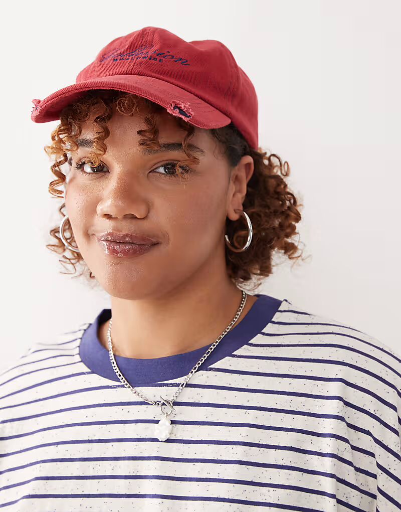 Кепка с логотипом COLLUSION красного цвета 
Кепка с логотипом COLLUSION красного цвета