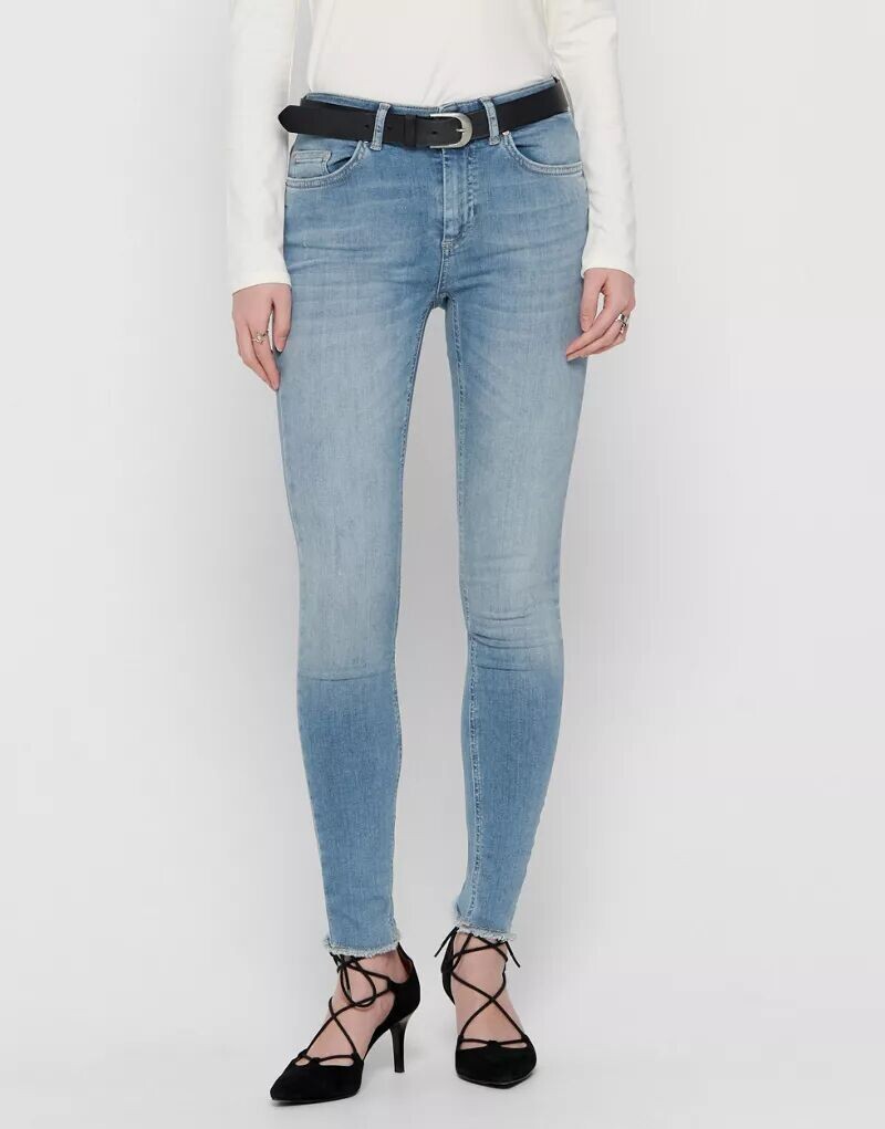 Голубые джинсы узкого кроя Only Blush с бахромой по низу
Голубые джинсы узкого кроя Only Blush с бахромой по низу