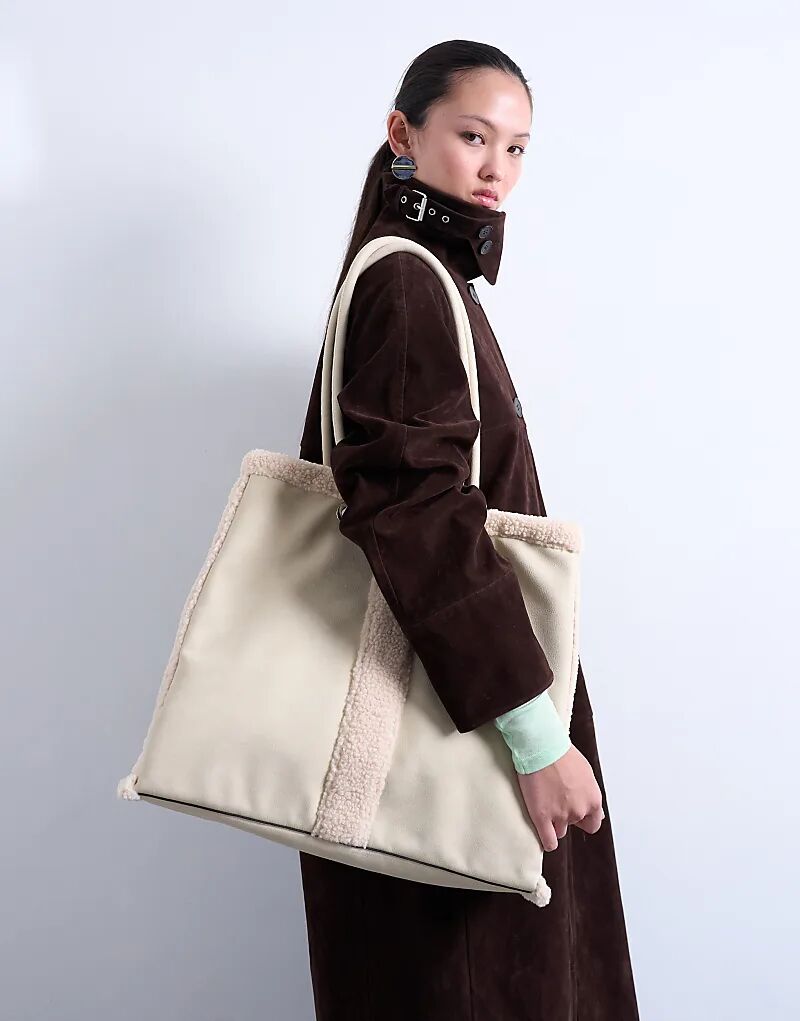 Сумка-тоут Topshop Tate из овчины цвета «кремовый»
Сумка-тоут Topshop Tate из овчины цвета «кремовый»