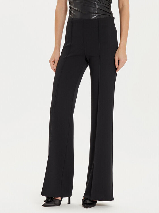 Тканевые брюки стандартного кроя Rinascimento, черный
Тканевые брюки стандартного кроя Rinascimento, черный