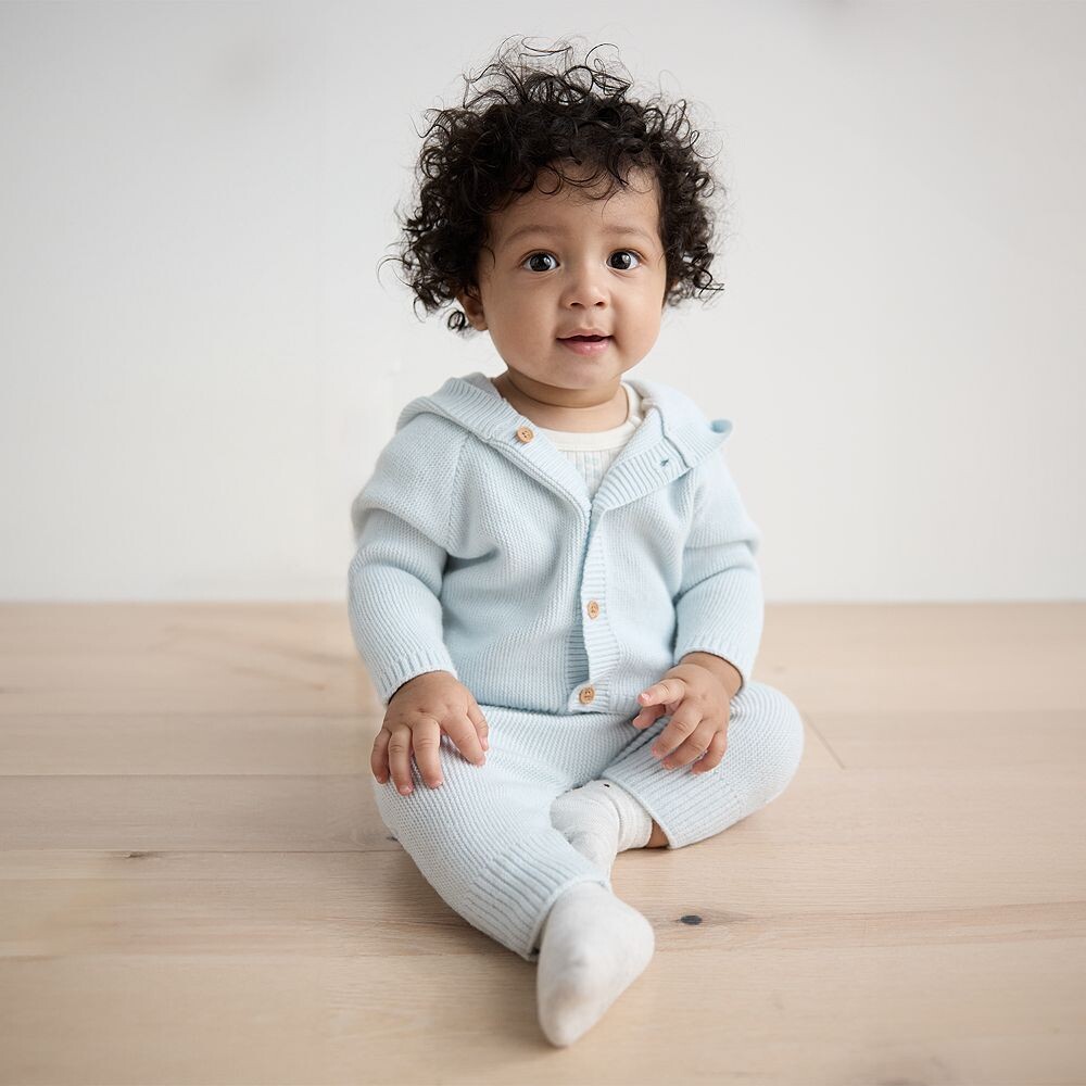 Комплект из 2 вязаных свитера с капюшоном и штанов для маленьких мальчиков Just Born, синий
Комплект из 2 вязаных свитера с капюшоном и штанов для маленьких мальчиков Just Born, синий