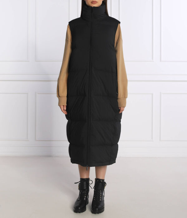 Жилетка удлиненная Calvin Klein Regular Fit, черный
Жилетка удлиненная Calvin Klein Regular Fit, черный