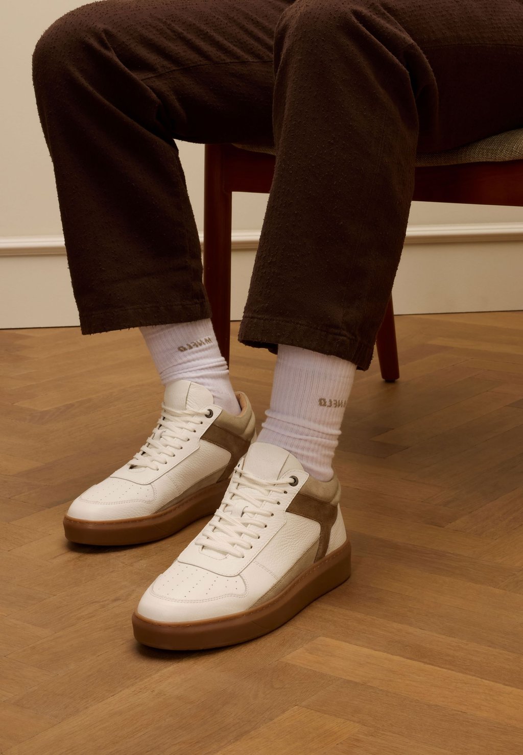 Кроссовки Manfield, белый
Кроссовки Manfield, белый