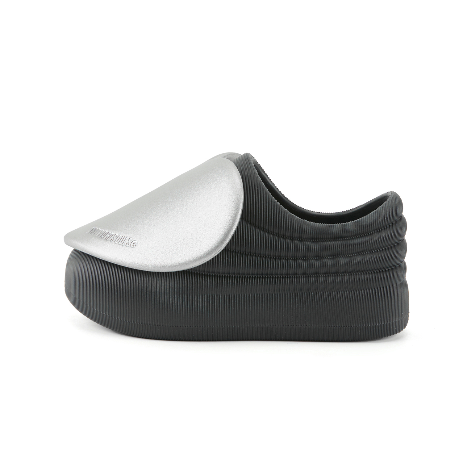 Wayward Souls Скользоустойчивые повседневные туфли на платформе с низким верхом Women's - Black Silver Heart, цвет Black Silver Heart
Wayward Souls Скользоустойчивые повседневные туфли на платформе с низким верхом Women's - Black Silver Heart, цвет Black Silver Heart