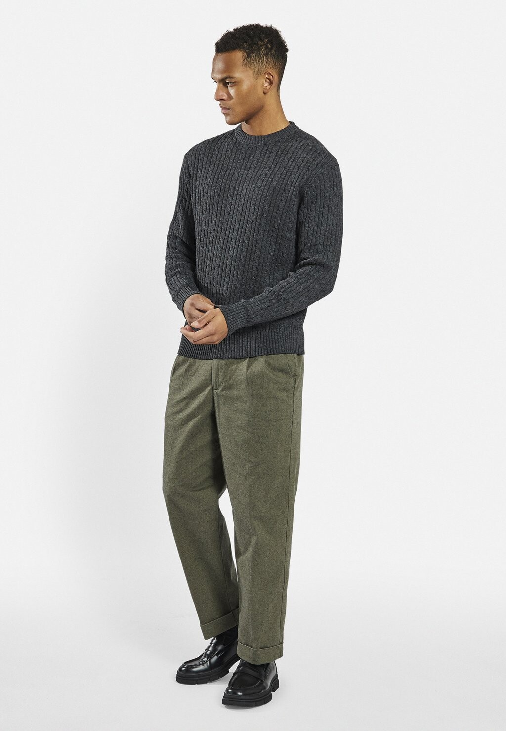 Брюки AXTON PANTS CROPPED COMFORT FIT Redefined Rebel, хаки
Брюки AXTON PANTS CROPPED COMFORT FIT Redefined Rebel, хаки