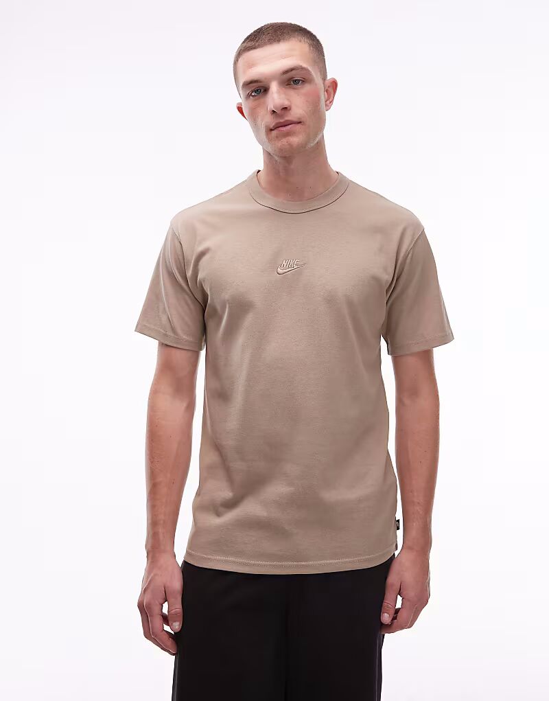 Футболка Premium Essentials оверсайз светло-коричневого цвета Nike
Футболка Premium Essentials оверсайз светло-коричневого цвета Nike