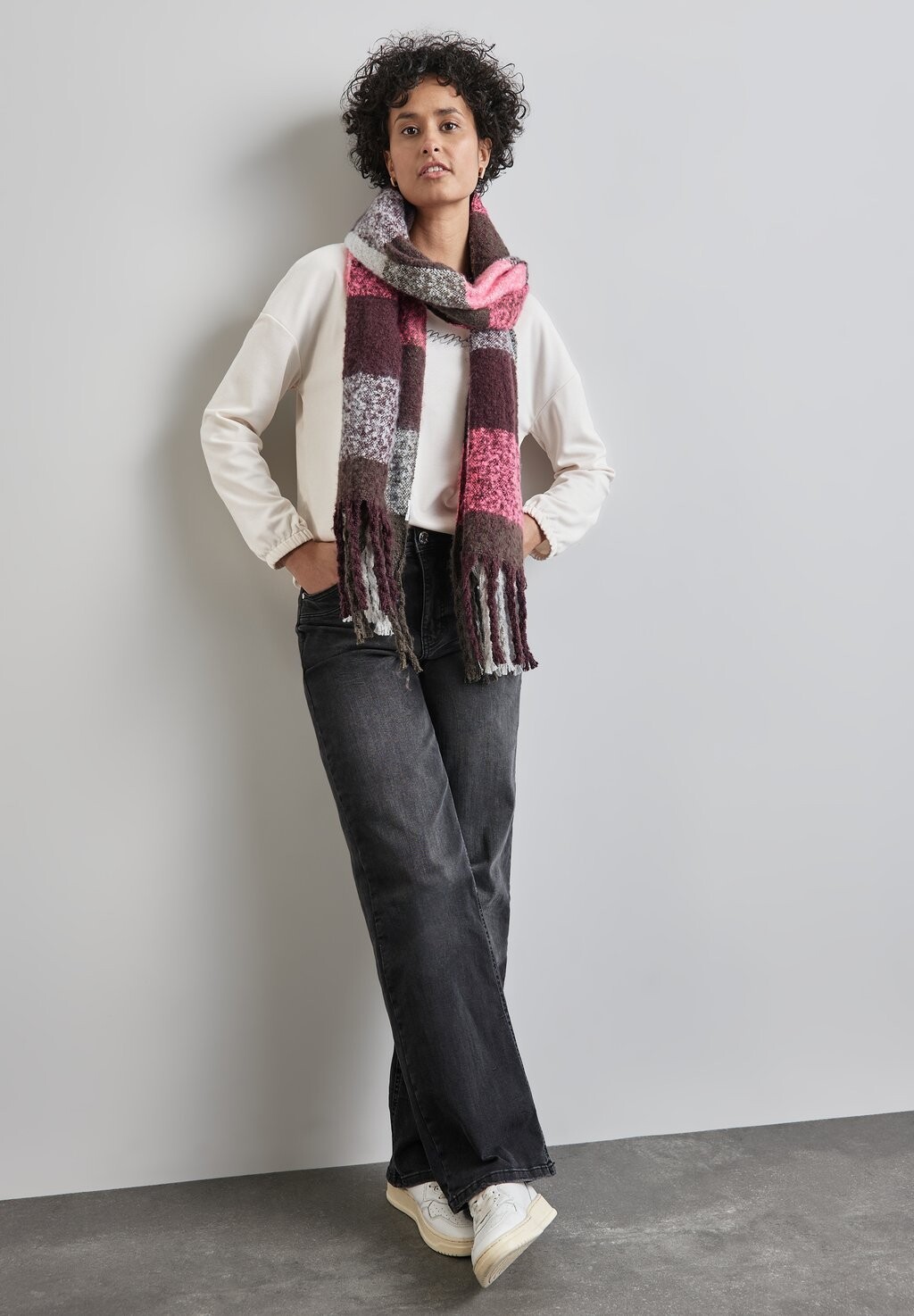 Шарф KARIERTER MADRAS Street One, красный
Шарф KARIERTER MADRAS Street One, красный