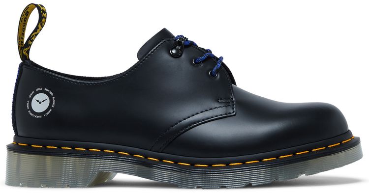 Кроссовки Dr. Martens atmos x 1461 'Black', черный
Кроссовки Dr. Martens atmos x 1461 'Black', черный