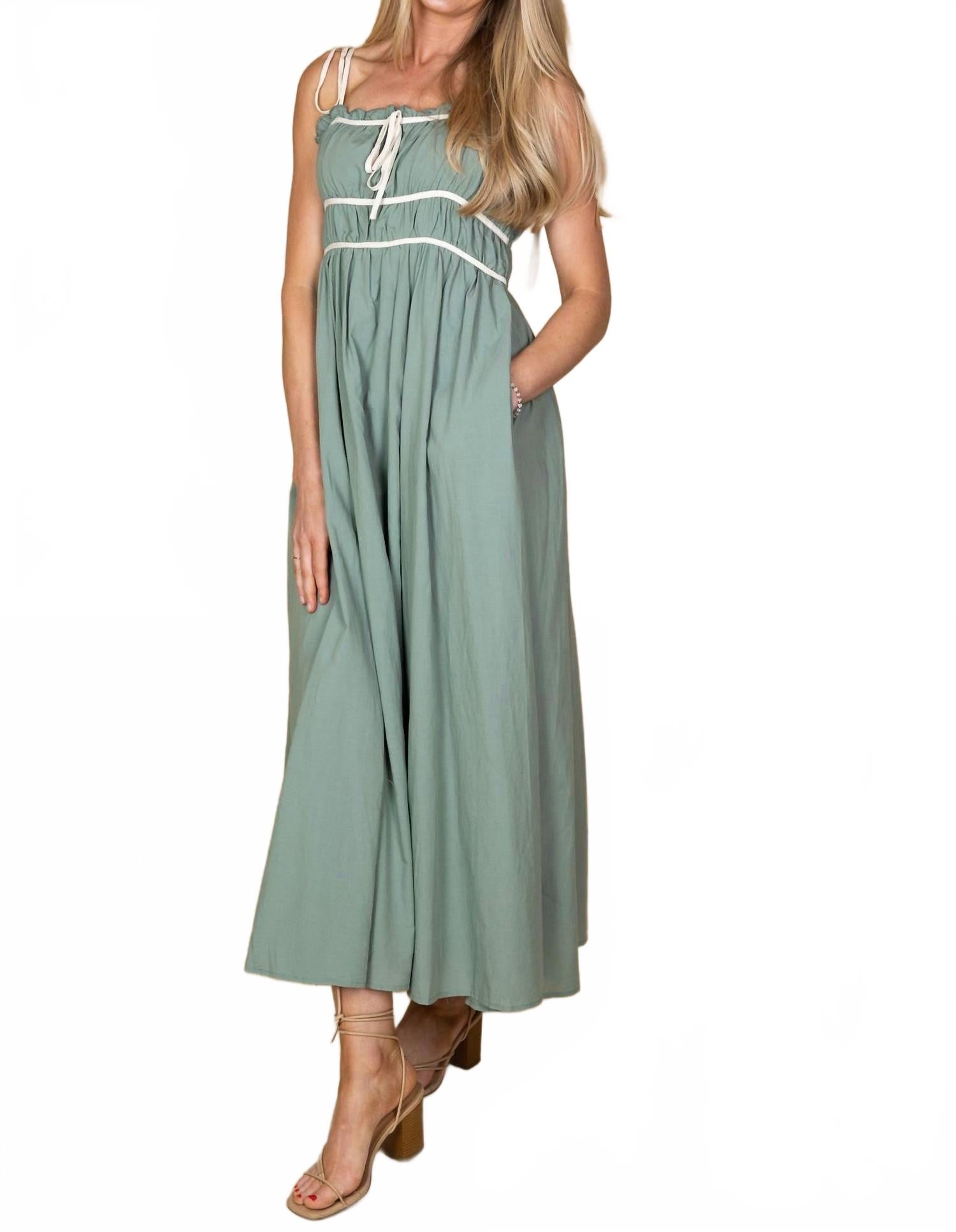 Платье Gracie Maxi в нефритово-зеленом цвете IN-LOOM
Платье Gracie Maxi в нефритово-зеленом цвете IN-LOOM