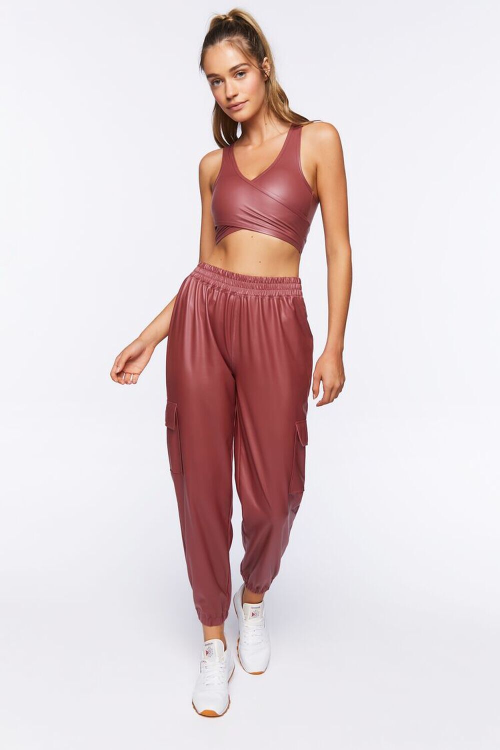 Джоггеры из искусственной кожи Active Forever 21
Джоггеры из искусственной кожи Active Forever 21