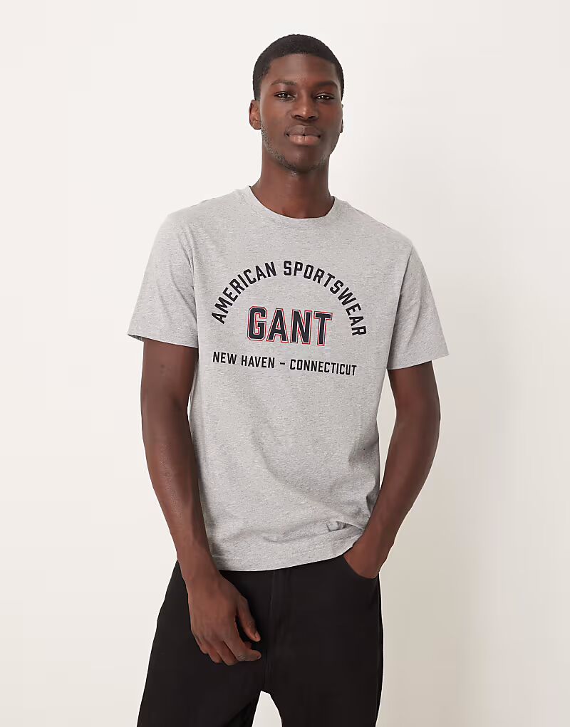 Футболка с логотипом в сером цвете Gant
Футболка с логотипом в сером цвете Gant