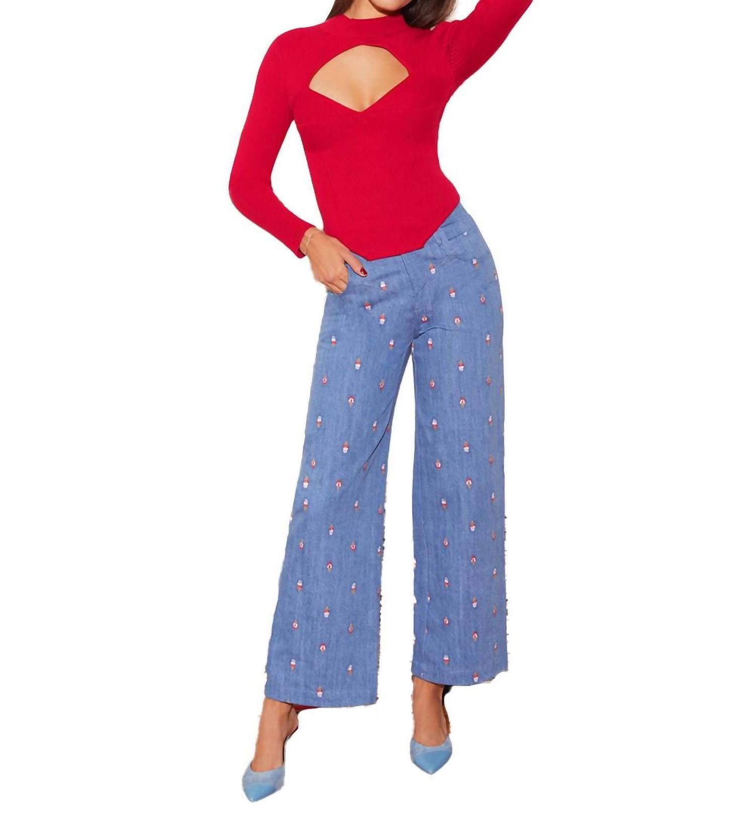 Топ с декольте и отделкой в рубчик в цвете Rouge Fleur Du Mal
Топ с декольте и отделкой в рубчик в цвете Rouge Fleur Du Mal