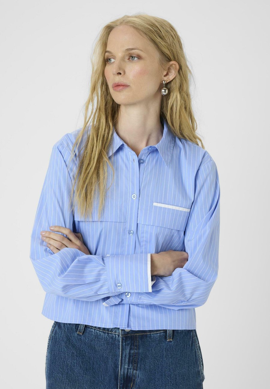 Блуза Karen by Simonsen AMY MALLE , Della Robbia Blue Stripe/Light Blue
Блуза Karen by Simonsen AMY MALLE , Della Robbia Blue Stripe/Light Blue