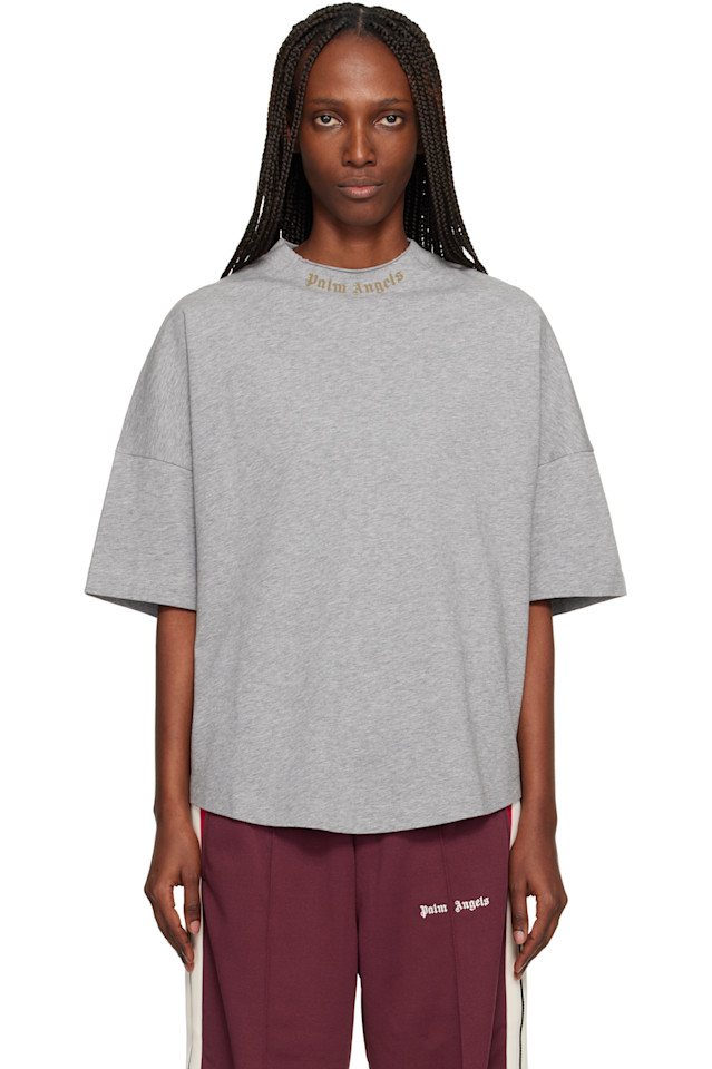 Palm Angels Серая футболка с изогнутым воротником и логотипом
Palm Angels Серая футболка с изогнутым воротником и логотипом