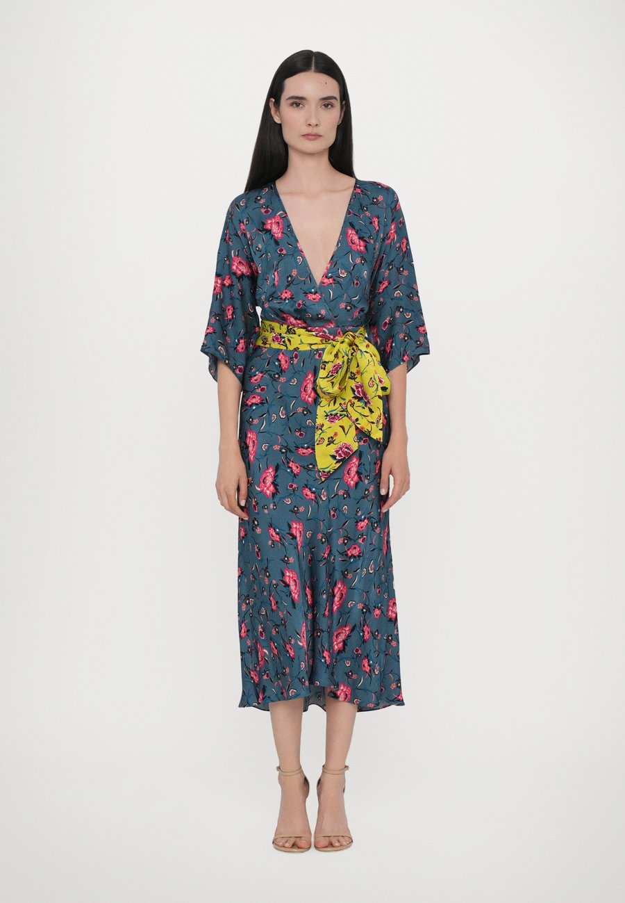 Платье Diane von Furstenberg GRACIE DRESS, Blue Grey/Blue
Платье Diane von Furstenberg GRACIE DRESS, Blue Grey/Blue