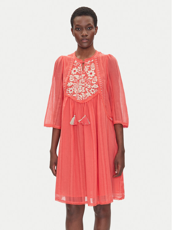 Летнее платье стандартный крой IC25-043 Iconique, красный 
Летнее платье стандартный крой IC25-043 Iconique, красный