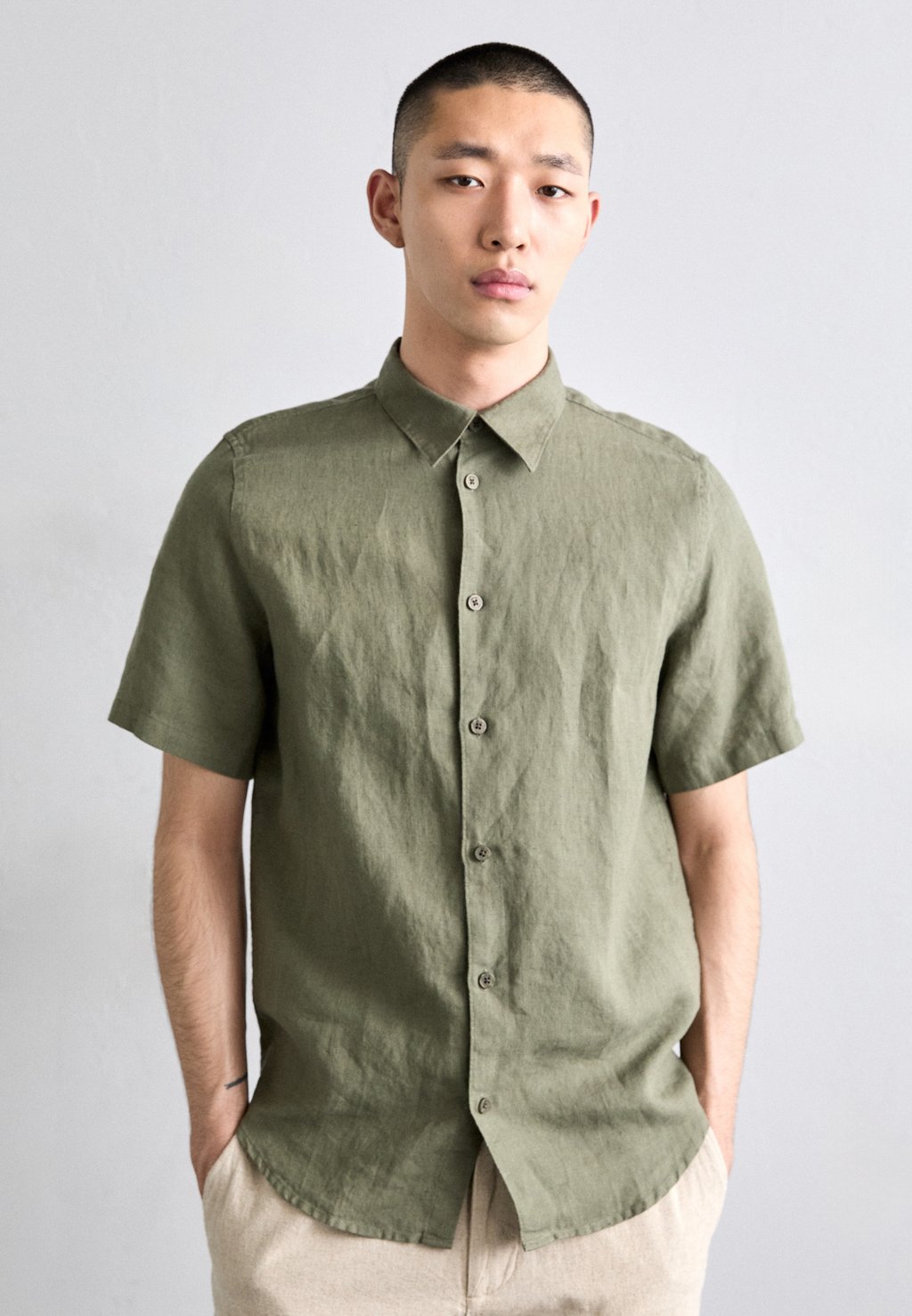 Рубашка ENZO NN.07, оливковый
Рубашка ENZO NN.07, оливковый