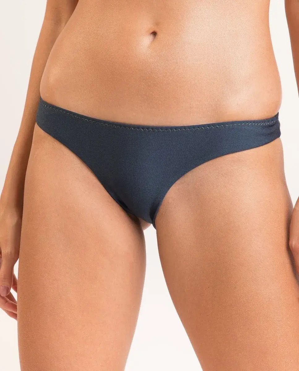 Простые бразильские плавки бикини Río de Sol, тёмно-синий
Простые бразильские плавки бикини Río de Sol, тёмно-синий