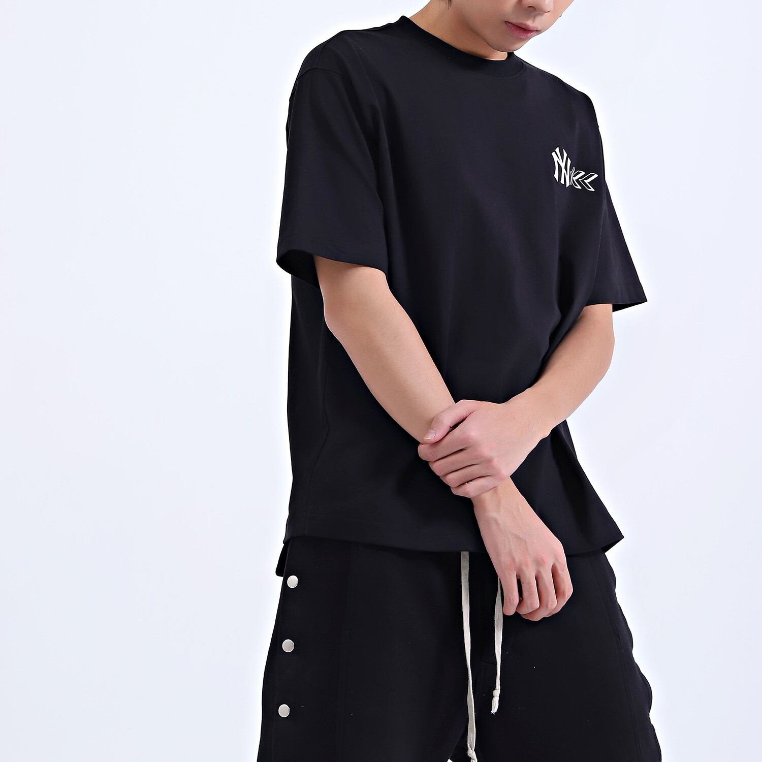 Футболка унисекс черная Mlb, черный
Футболка унисекс черная Mlb, черный