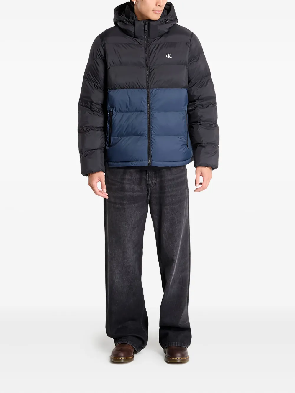 Двухцветная стеганая куртка с капюшоном Calvin Klein, черный
Двухцветная стеганая куртка с капюшоном Calvin Klein, черный