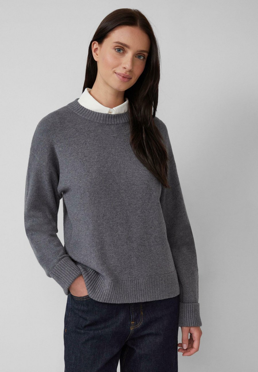 Джемпер s.Oliver Jumper, Graphit/Mottled Light Grey
Джемпер s.Oliver Jumper, Graphit/Mottled Light Grey