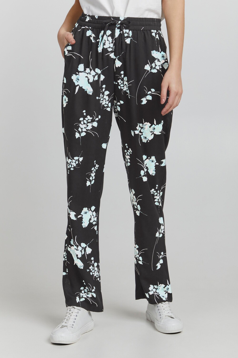 Брюки Oxmo Stoffhose, черный
Брюки Oxmo Stoffhose, черный