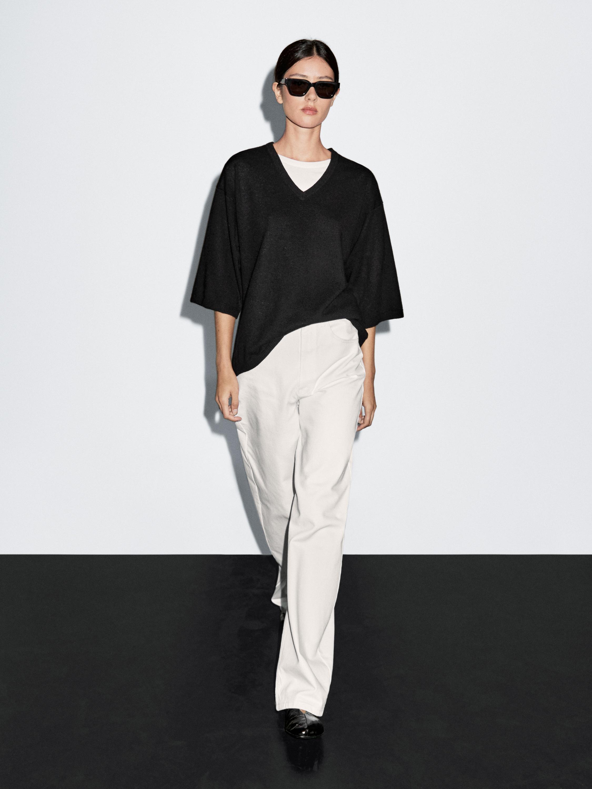 Свитер из смесовой шерсти с V-образным вырезом Massimo Dutti, черный
Свитер из смесовой шерсти с V-образным вырезом Massimo Dutti, черный