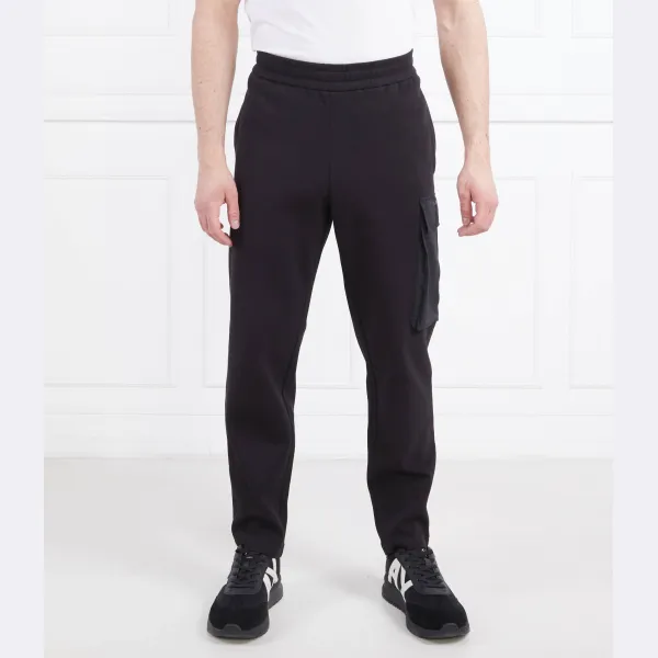 Спортивные брюки стандартного кроя Armani Exchange, черный
Спортивные брюки стандартного кроя Armani Exchange, черный