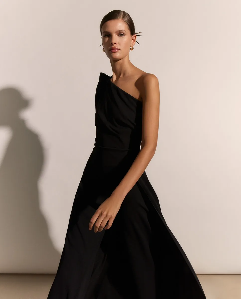 Асимметричный комбинезон с присборенными рукавами Woman Fiesta El Corte Inglés, черный
Асимметричный комбинезон с присборенными рукавами Woman Fiesta El Corte Inglés, черный