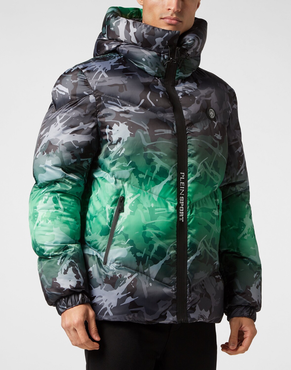 Нейлоновая стеганая куртка Neon Amazon Edition (камуфляж) Plein Sport, цвет Black+Green Fluo
Нейлоновая стеганая куртка Neon Amazon Edition (камуфляж) Plein Sport, цвет Black+Green Fluo