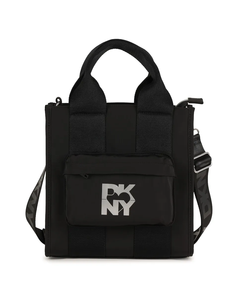 Черная детская сумочка из полиэстера DKNY
Черная детская сумочка из полиэстера DKNY