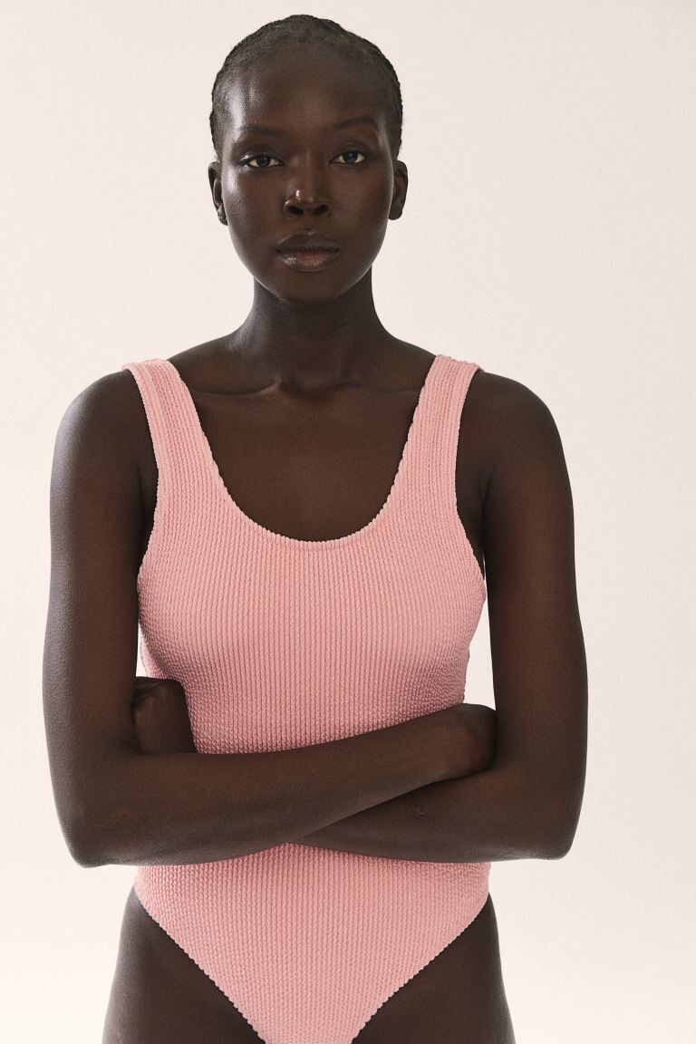 Купальник с мягкими чашками и высокой штаниной H&M, розовый
Купальник с мягкими чашками и высокой штаниной H&M, розовый