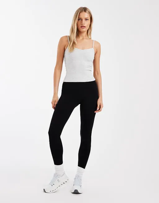 Серая майка Gilly Hicks 2000 года
Серая майка Gilly Hicks 2000 года