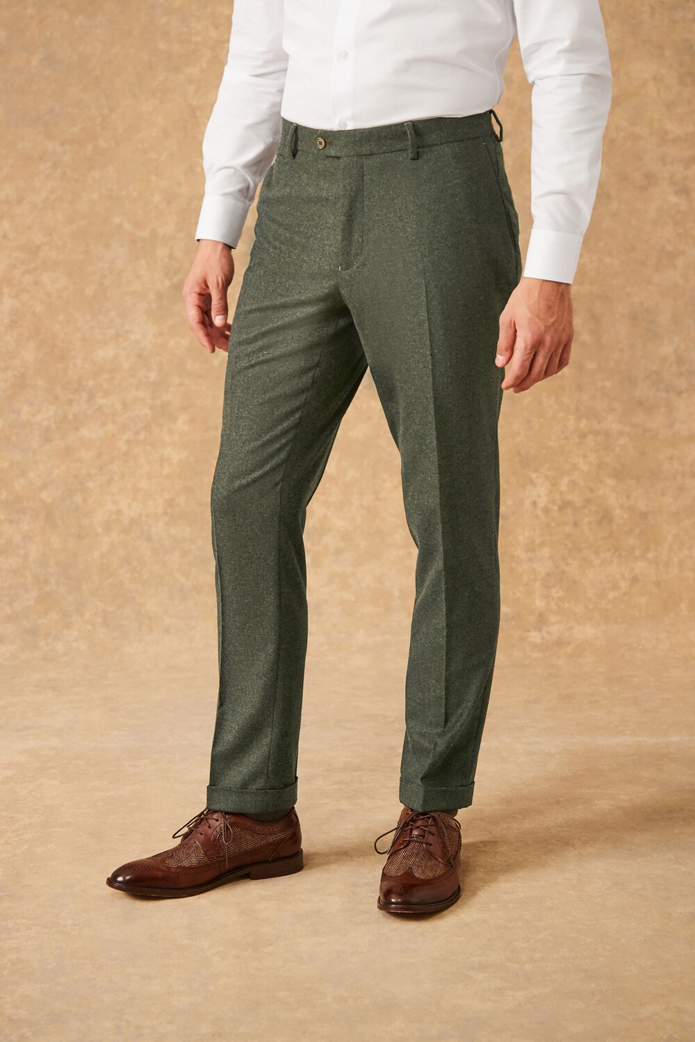 Костюм донегол приталенного кроя с декоративной отделкой: брюки Next, зеленый
Костюм донегол приталенного кроя с декоративной отделкой: брюки Next, зеленый