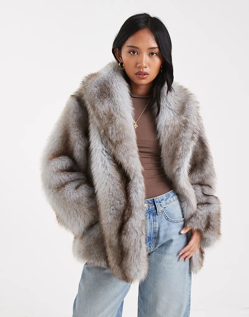 Искусственная шуба ASOS DESIGN Petite с отворотом синего и коричневого цветов
Искусственная шуба ASOS DESIGN Petite с отворотом синего и коричневого цветов