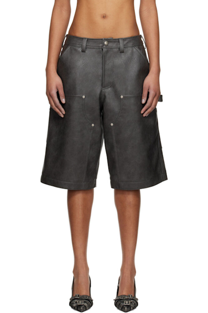 Серые шорты из искусственной кожи с двойным коленом Andersson Bell
Серые шорты из искусственной кожи с двойным коленом Andersson Bell