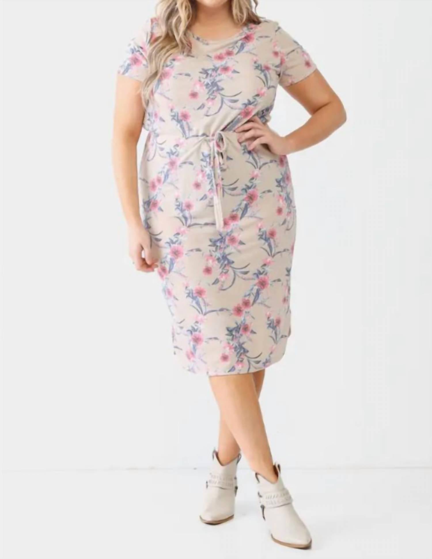 Платье миди с цветочным принтом больших размеров в серо-коричневом цвете BLUE LEOPARD
Платье миди с цветочным принтом больших размеров в серо-коричневом цвете BLUE LEOPARD