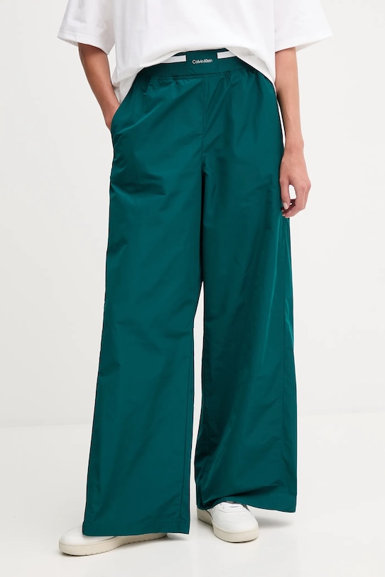 Брюки Calvin Klein Jeans, зеленый
Брюки Calvin Klein Jeans, зеленый