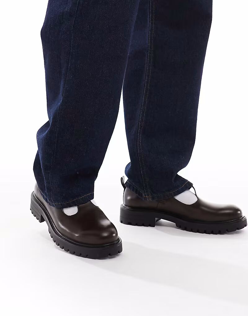 Туфли Мэри Джейн SEQWL из ПУ коричневого цвета
Туфли Мэри Джейн SEQWL из ПУ коричневого цвета